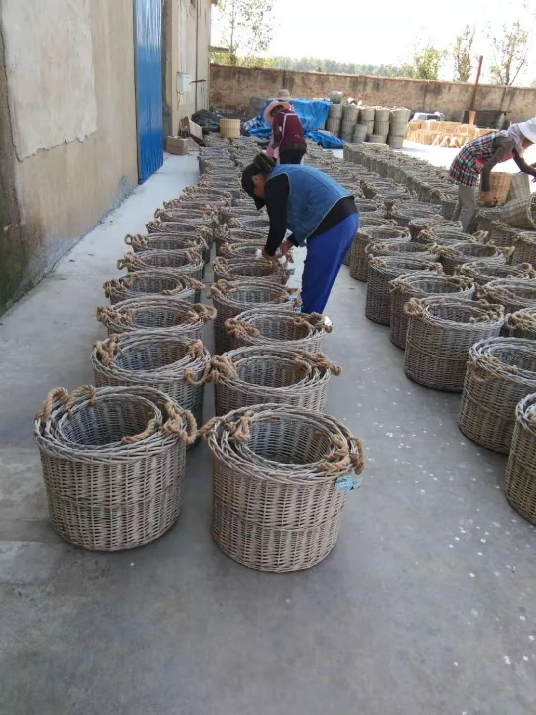 Wholesale Large Round Wicker Basket for Multi-Purpose, Storage, Hold Logs