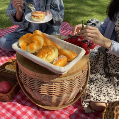 Tragbarer, isolierter, natürlicher Picknickkorb aus Weidenweide mit Deckel